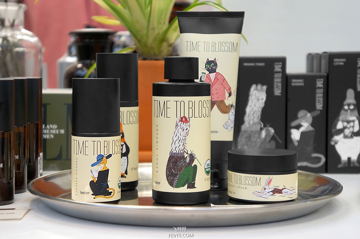 亚克力化妆品瓶子生产厂家告诉你，聚酯塑料PET瓶的开发与应用